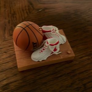 EUC BASKETBALL DECORATION